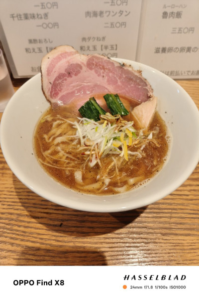 「醤油中華そば 950円」@中華そば べぃしっくの写真