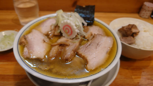 「チャーシュー麺　ライス」@there is ramenの写真