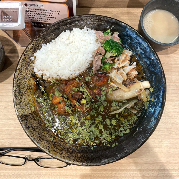 「インド風チキンカレー etc.」@カレーノトリコ 新橋出張所の写真