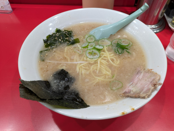 「ラーメン　中盛」@ラーメン かいざん 船橋店の写真