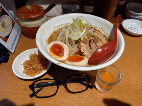 「味噌ラーメン・味玉」@らーめん蓮 三軒茶屋店の写真