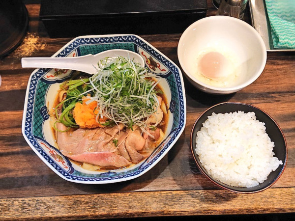 「牛とかつおぶしの和風SOBA 〜すき焼き仕立て〜」@稲荷屋の写真