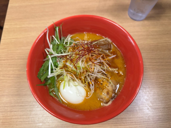 「えび豚骨ラーメン 950円＋サービス茹で卵」@七喜清汤ワンタンメンの写真