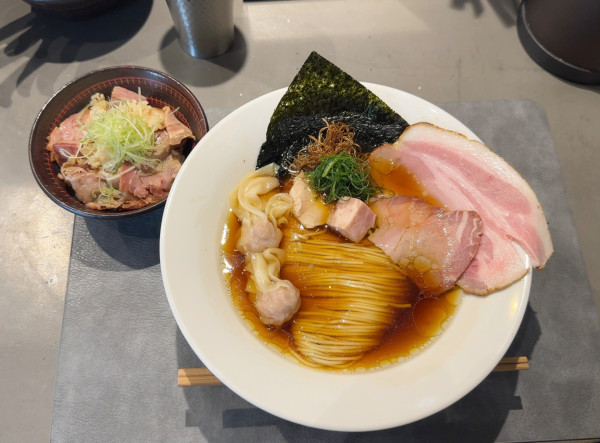 「特上醤油らぁ麺 ➕ 本日のご飯」@Ramen Break Beatsの写真