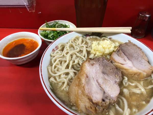 「ラーメン中 九条ネギ 生卵 野菜抜きニンニク」@ラーメン二郎 京都店の写真