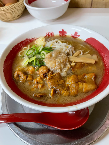 「東大ラーメンこってり 豚スラ肉増し(並)1,050円」@ラーメン東大 大道本店の写真