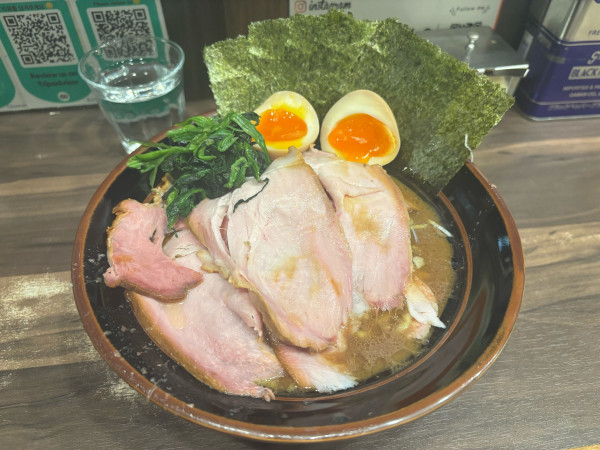 「チャーシューメン1,400円 大盛り150円」@神田ラーメン わいず 神田本店の写真