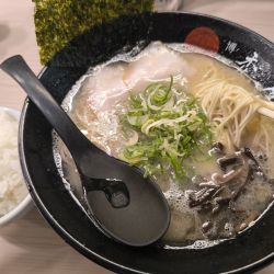 らーめん(無料ライス小で)(750)
