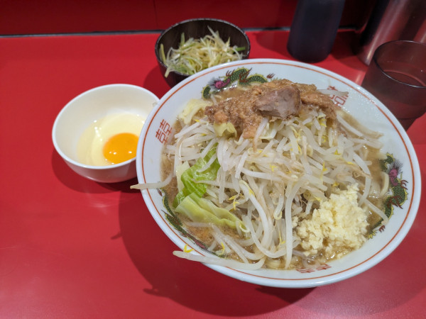 「小ラーメン　ニンニクヤサイアブラマシマシ」@ラーメン二郎 千葉店の写真