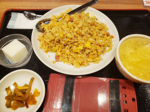 「ランチ⑤五目炒饭」@香港酒家の写真