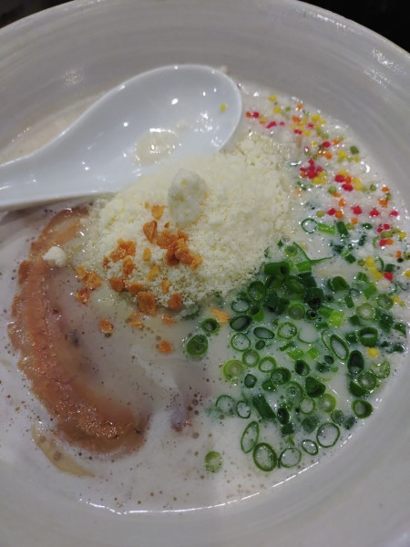 「濃厚チーズ豚骨　リゾット付　1130円」@自家製多加水極太麺 ISAMIの写真