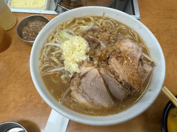 「ラーメン300g ニンニク　アブラ」@ラーメン荘 歴史を刻め 六甲道の写真