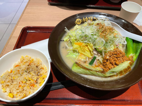 「深谷ネギみそチャンポンとチャーハン」@神様ちゃんぽん  上里SA上り店の写真