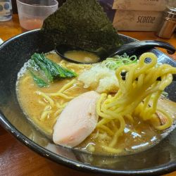 鶏白湯らーめん950円