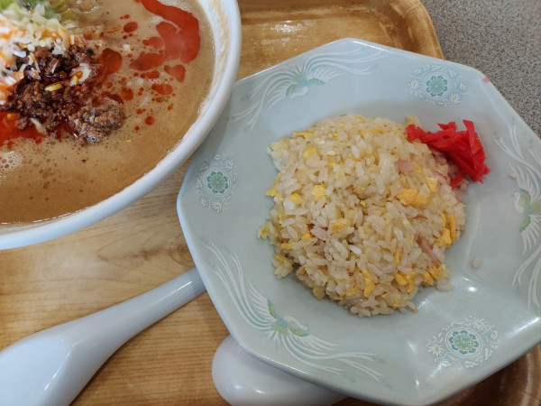 「半チャーハンと担々麵セット 850円」@千力の写真