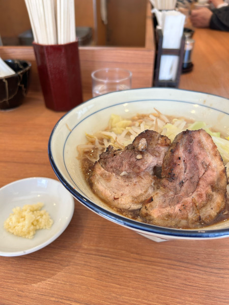 「醤油とんこつ　950円」@らーめん勇の写真