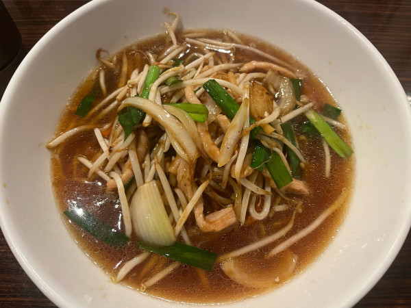 「モヤシそば（サンマ麺）固め 半炒飯セット 950円」@大珍飯店の写真