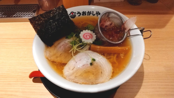 「追いかつおラーメン_920円」@鮨とラーメン うおがしや 新橋店の写真
