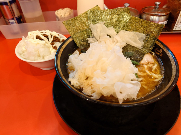 「ラーメン  白キクラゲ  ライス✖️5 硬め濃いめ多め」@横浜家系ラーメン 大輝家の写真