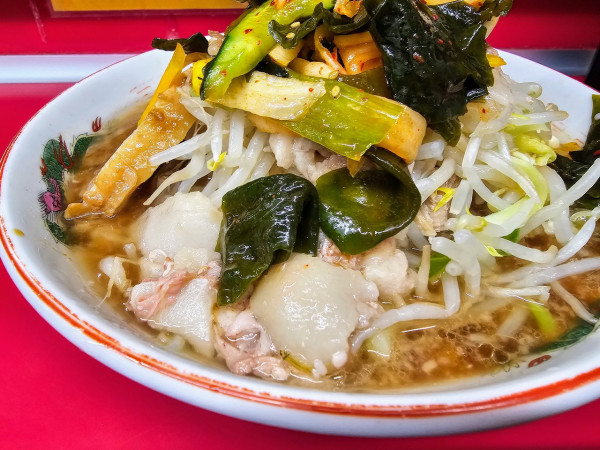「ラーメン小半分」@ラーメン二郎 湘南藤沢店の写真