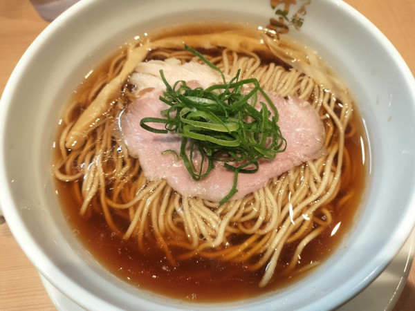 「醤油　900円」@らぁ麺 はやし田 町田店の写真