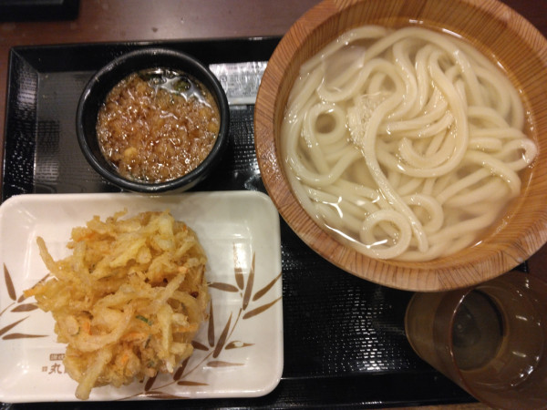 「釜揚げ並370円、野菜かき揚げ190円」@丸亀製麺 柏駅南口店の写真