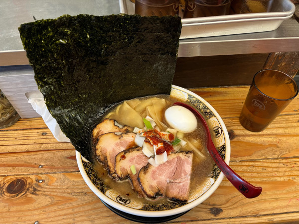 「特製すごい煮干ラーメン1950円」@すごい煮干ラーメン凪 新宿ゴールデン街店 本館の写真
