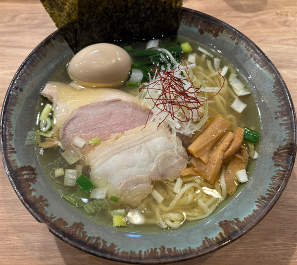 「特製塩そば」@自家製麺250の写真