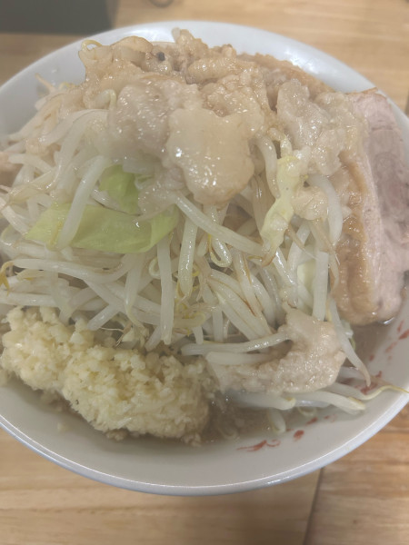 「小ぶた2枚(ニンニクアブラカラメ)」@ラーメン 登良治郎の写真