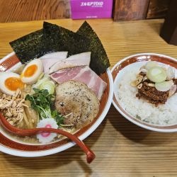 げんこつ中華そば 全部のせ