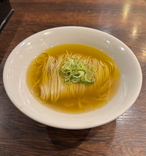 「【7周年限定】比内地鶏の極上ラーメン 梅（かけ）(塩)」@麺屋 真心の写真