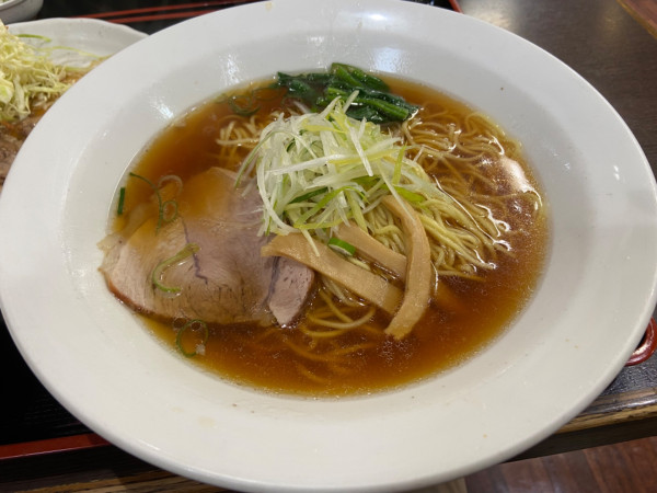 「醤油ラーメン(800円)」@日本一ラーメン 後台店の写真