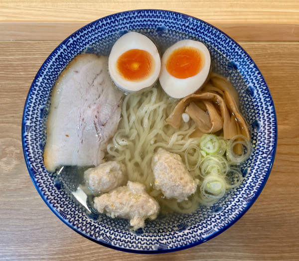 「塩ラーメン+味玉+鶏つみれ」@佐野麺処 柿の木の写真
