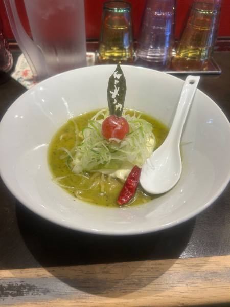 「バジルdeグリーン味噌 1140円」@麺 藏藏の写真