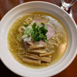 芳の塩そば＋まぜ玉