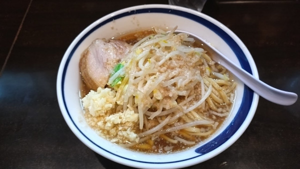 「ラーメン(野菜少なめ、ニンニク、アブラ、カラメ)」@ラーメン豚力の写真