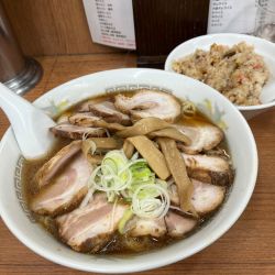 チャーシュー麺ダブル 半チャーハン