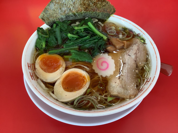 「あっさり味玉ラーメン820円＋ほうれん草150円」@豚骨ラーメン まる星商店の写真