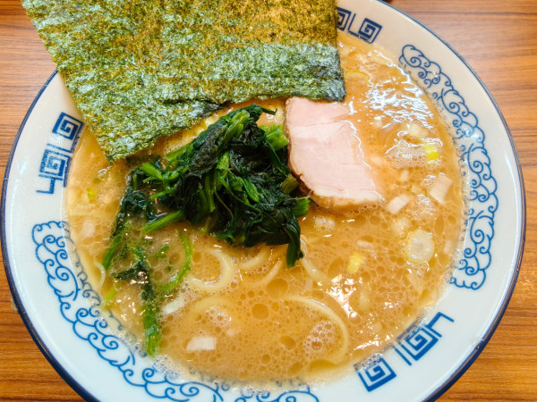 「ラーメン」@横浜豚骨醤油ラーメン YOLOの写真