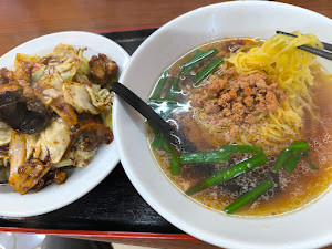 「ラーメンセット 台湾ラーメン＋回鍋飯(850＋土日祝夜110」@鴻運来 大磯店の写真