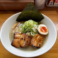 手揉みチャーシュー麺 塩