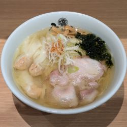 塩わんたん麺　1140円