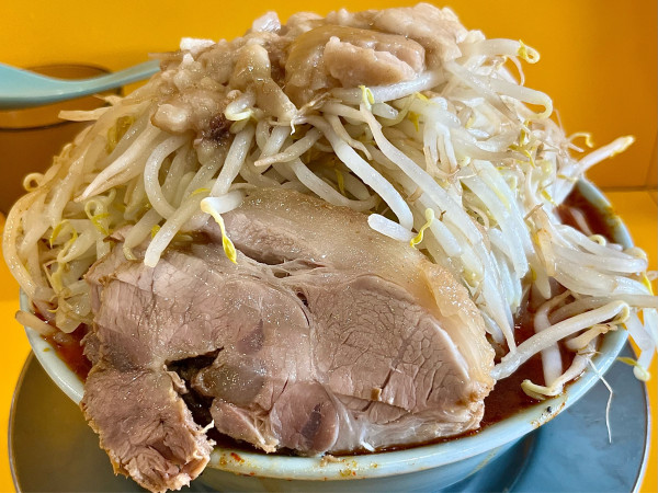 「限定 カレーんじゃね？ ニンニクマシマシ ヤサイマシ アブラマシ」@ラーメン二郎 八王子野猿街道店2の写真