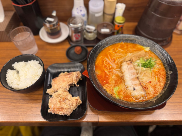 「辛味噌らーめん850円＋でっからセット350円」@五穀みそらーめん味噌屋蔵之介 田無ASTA店の写真