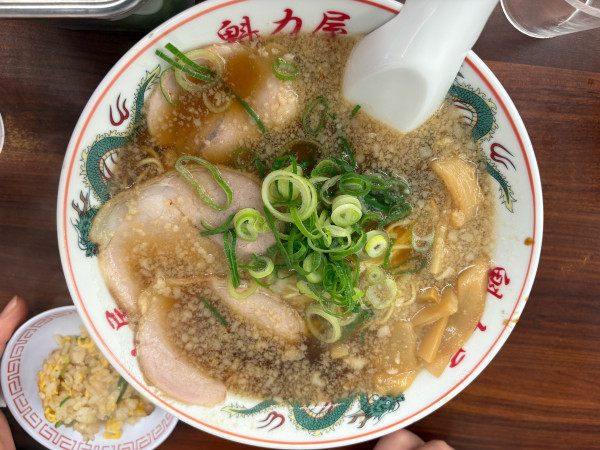 「京都背脂醤油ラーメン」@ラーメン 魁力屋 竹ノ塚店の写真