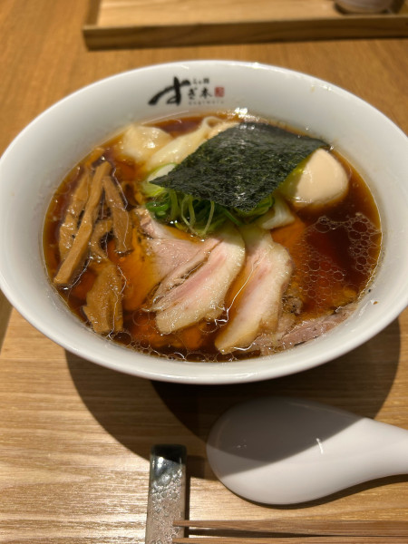 「特製醤油らぁ麺」@らぁ麺すぎ本 丸の内店の写真