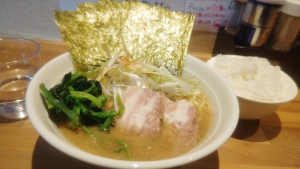 「ネギラーメン＆海苔１０５０円」@横浜家系ラーメン おか家の写真