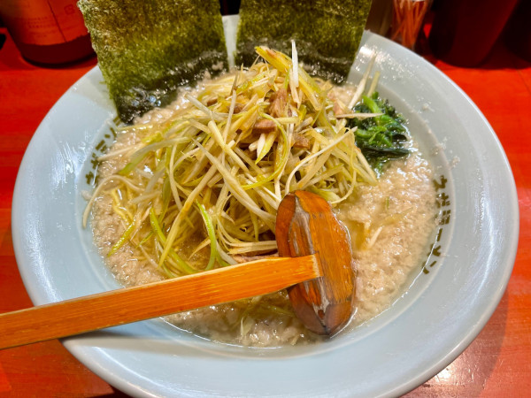 「ネギコテラーメン  TPネギダブル」@ラーメンショップ椿 春日部南桜井店の写真