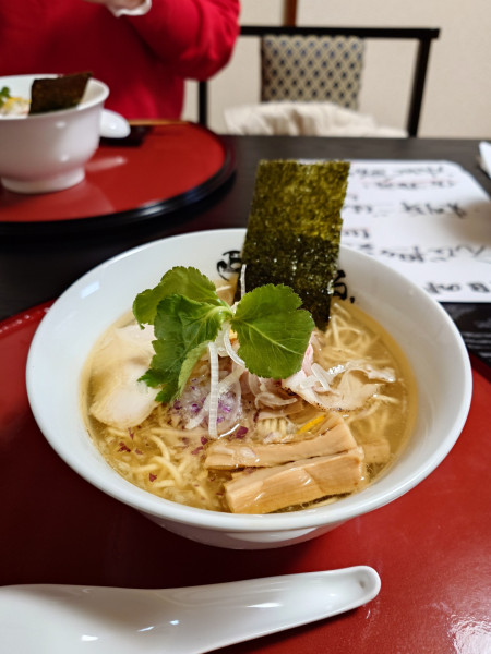 「あら炊き中華蕎麦（貝出汁塩）」@あら炊き中華そば わたる 幸町店の写真