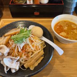 旨辛濃厚牛ホル味噌つけ麺